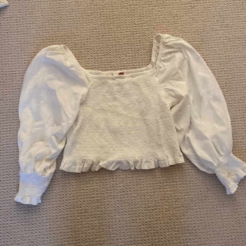 PILCRC: white long sleeve cropped ruched shirt